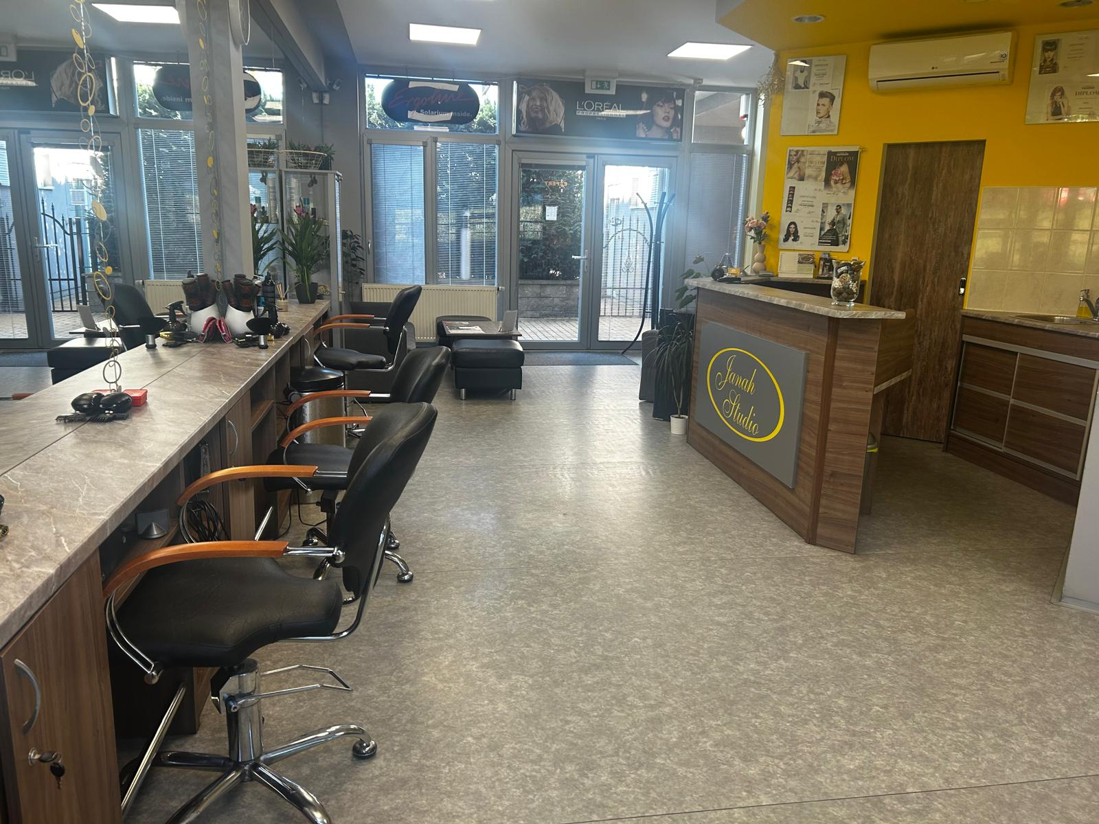 Janah Studio Salon